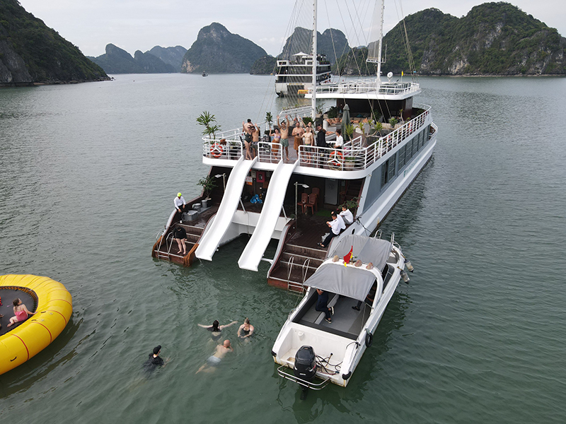 Catamaran Cruise