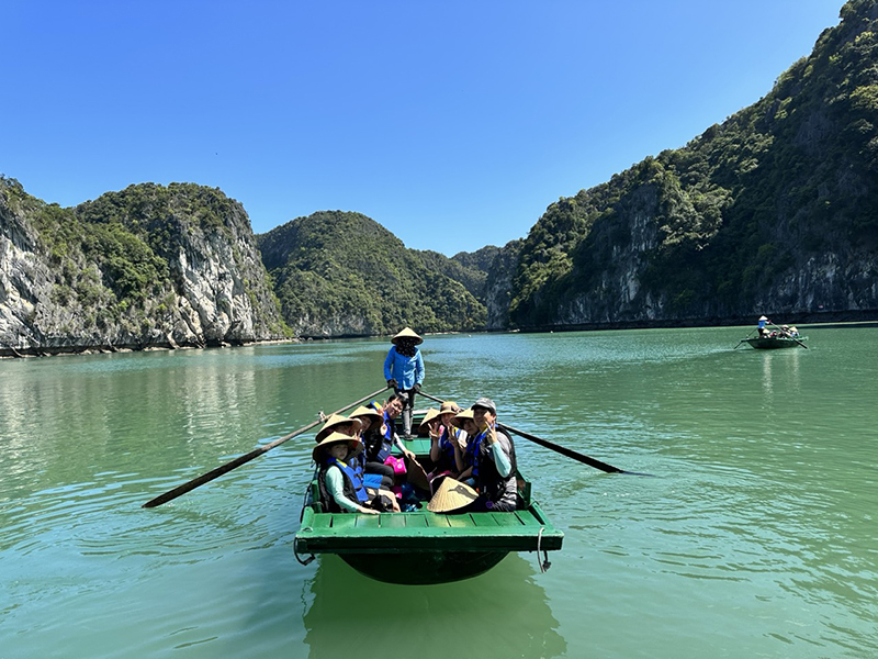 Catamaran Cruise