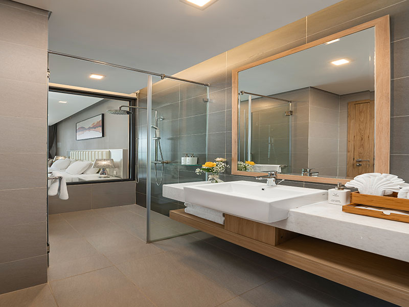 DeLaSea Ha Long Hotel