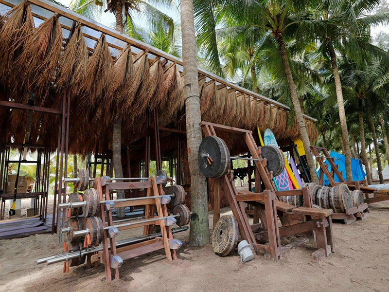 Hola Beach – Beach Club & Eco Glamping Resort