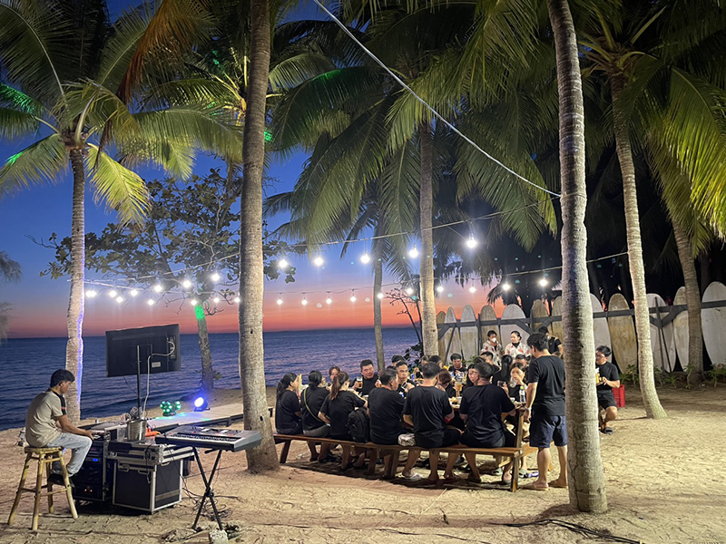 Hola Beach – Beach Club & Eco Glamping Resort