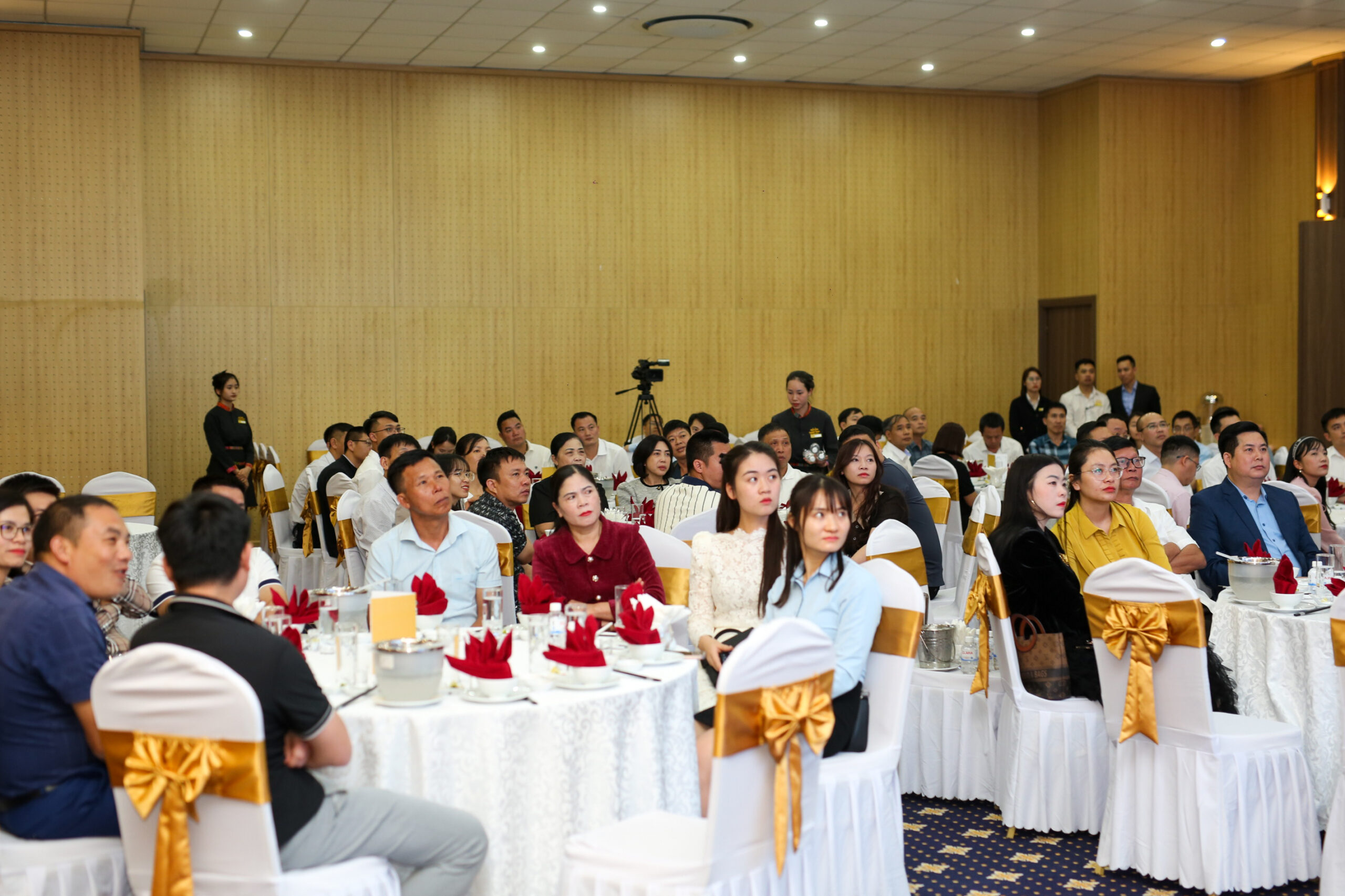 Hệ thống các phòng hội thảo, Grand Ballroom không cột chắn với sức chứa linh hoạt