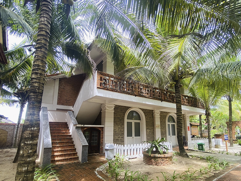 Kega Lighthouse Resort