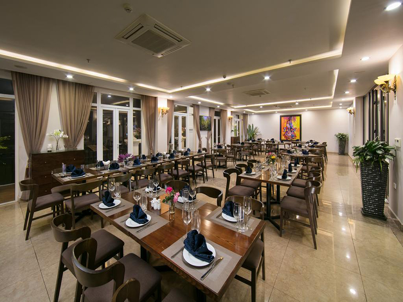 Khách sạn Azura Sapa