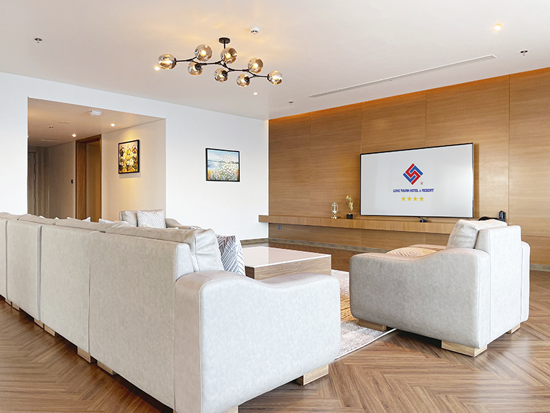 Long Thuận Hotel & Resort