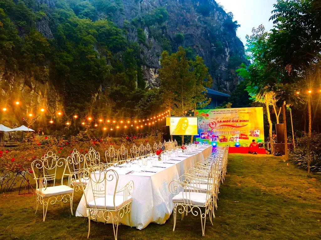 Không gian hội nghị và sự kiện kết hợp hài hòa giữa tiện nghi hiện đại và cảnh quan thiên nhiên thanh bình của vùng Kênh Gà - Ninh Bình