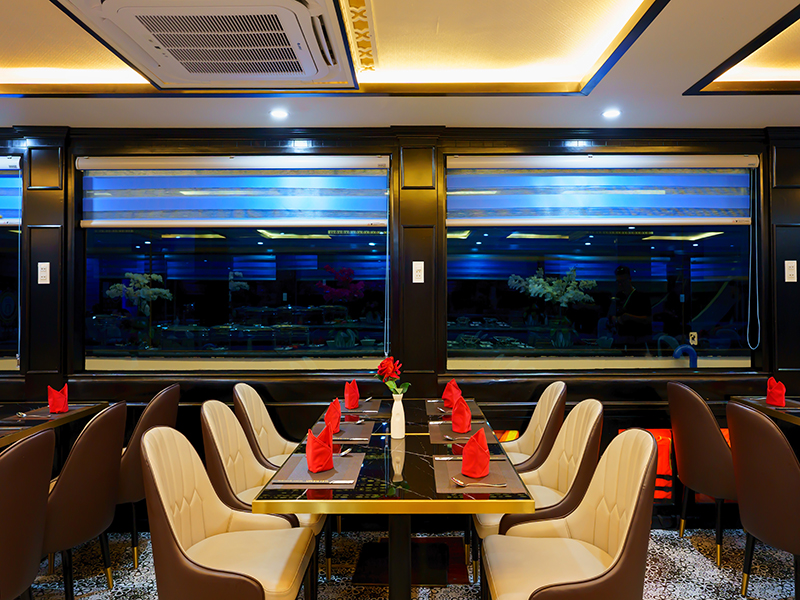 Queen cruises