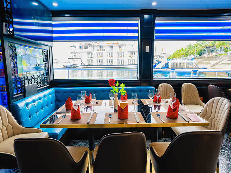 Queen cruises