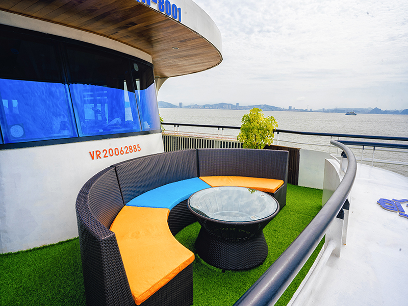 Queen cruises