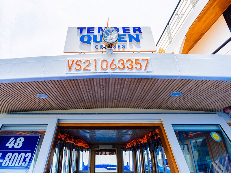 Queen cruises