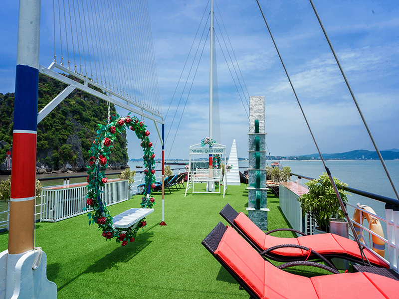Queen cruises