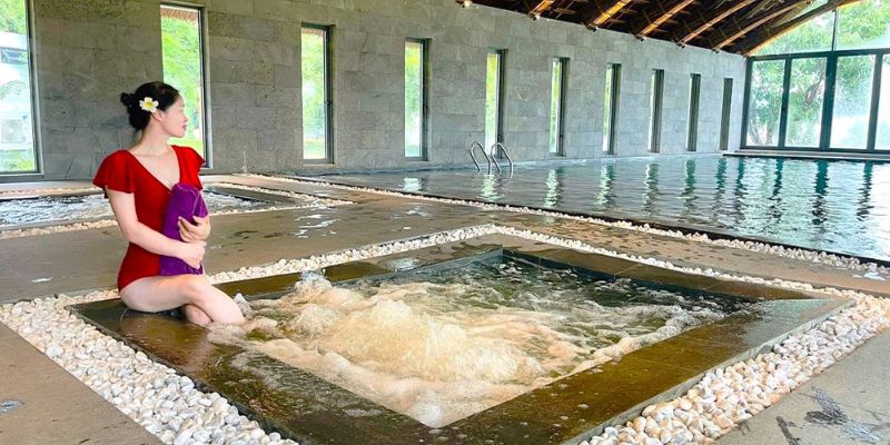 Tắm khoáng nóng cùng nhiều liệu trình massage thư giãn khác