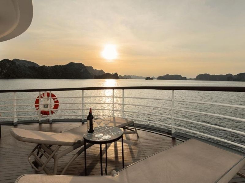 Mỗi vùng vịnh mang một vẻ đẹp và sắc thái trải nghiệm riêng, phù hợp với từng nhu cầu khác nhau.