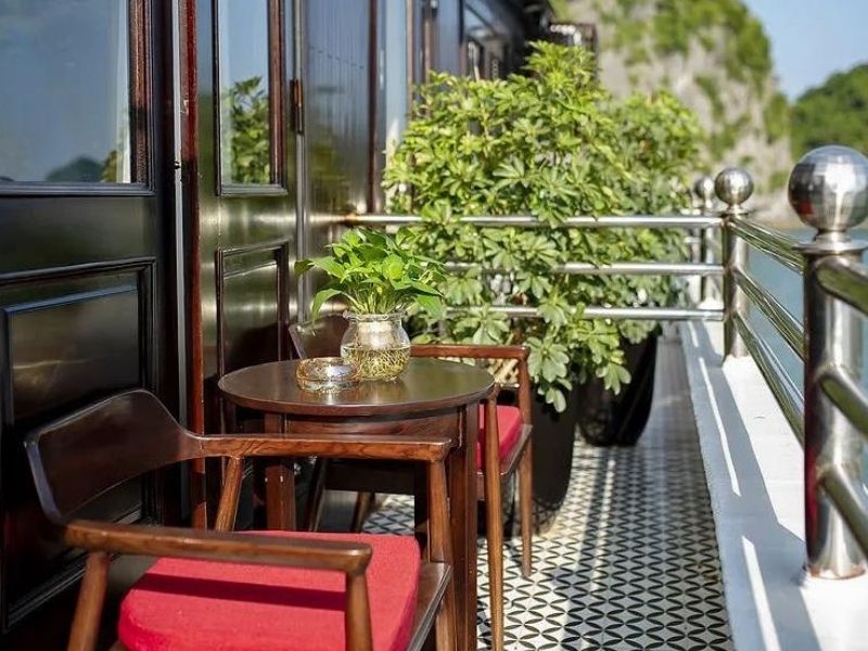 Athena Royal Cruise mang đến cho bạn một kỳ nghỉ trọn vẹn