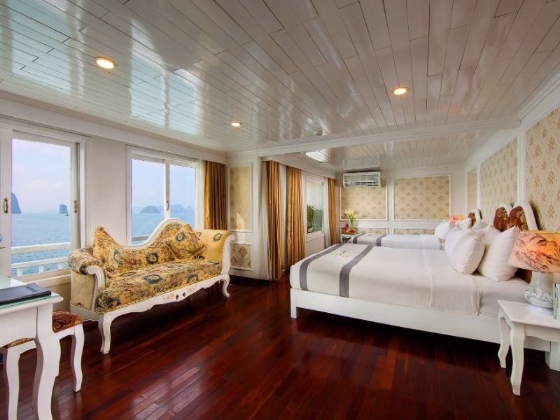 Athena Royal còn mang đến trải nghiệm nghỉ dưỡng trọn vẹn nhờ hệ thống tiện nghi hiện đại, không gian thiết kế mở và tầm nhìn tuyệt đẹp ra vịnh.