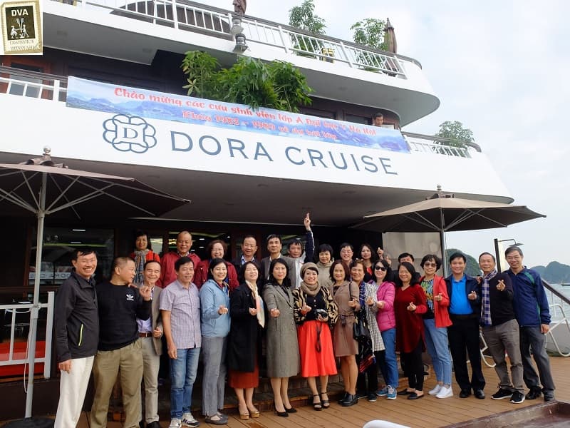 Du khách được trải nghiệm độc đáo trên du thuyền Dora