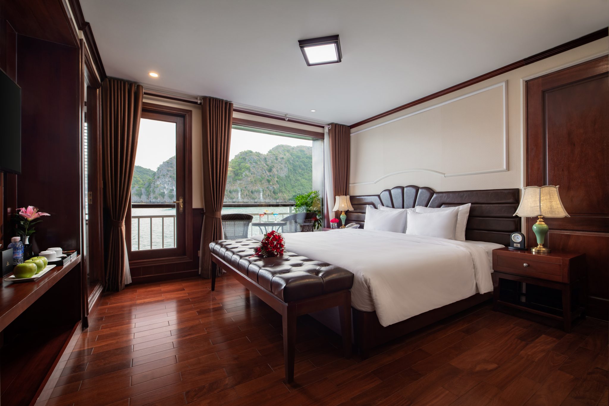 Hạng phòng Senior Suite trên du thuyền Dora