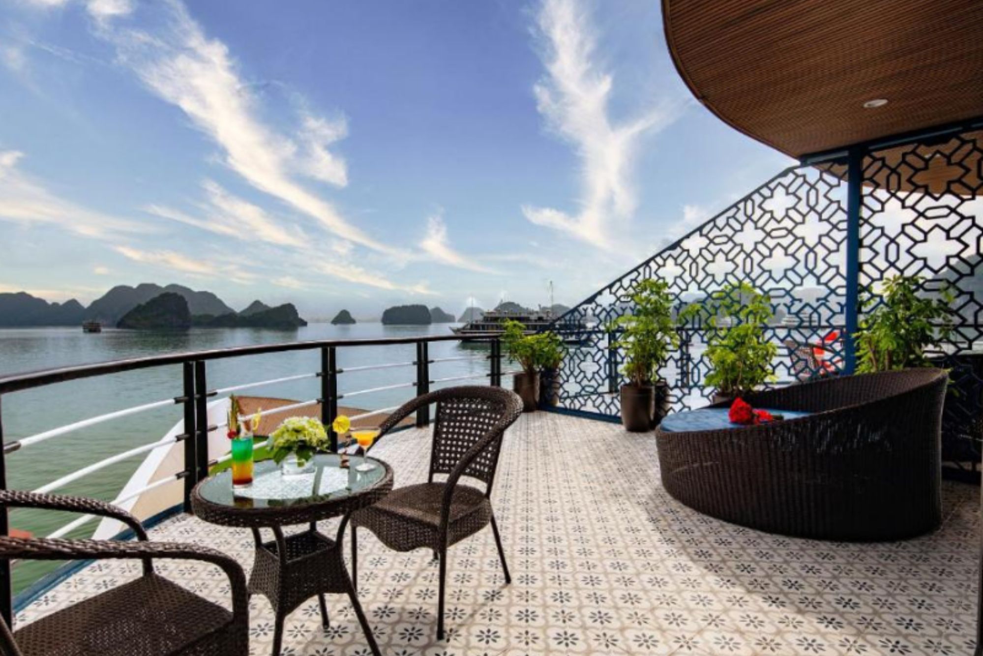 Đặt tour Du thuyền Doris đơn giản, nhanh chóng tại Lalago