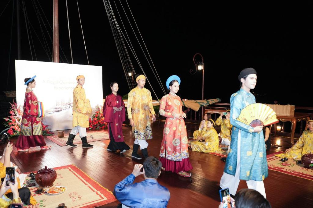 Màn trình diễn đầy ấn tượng trên du thuyền