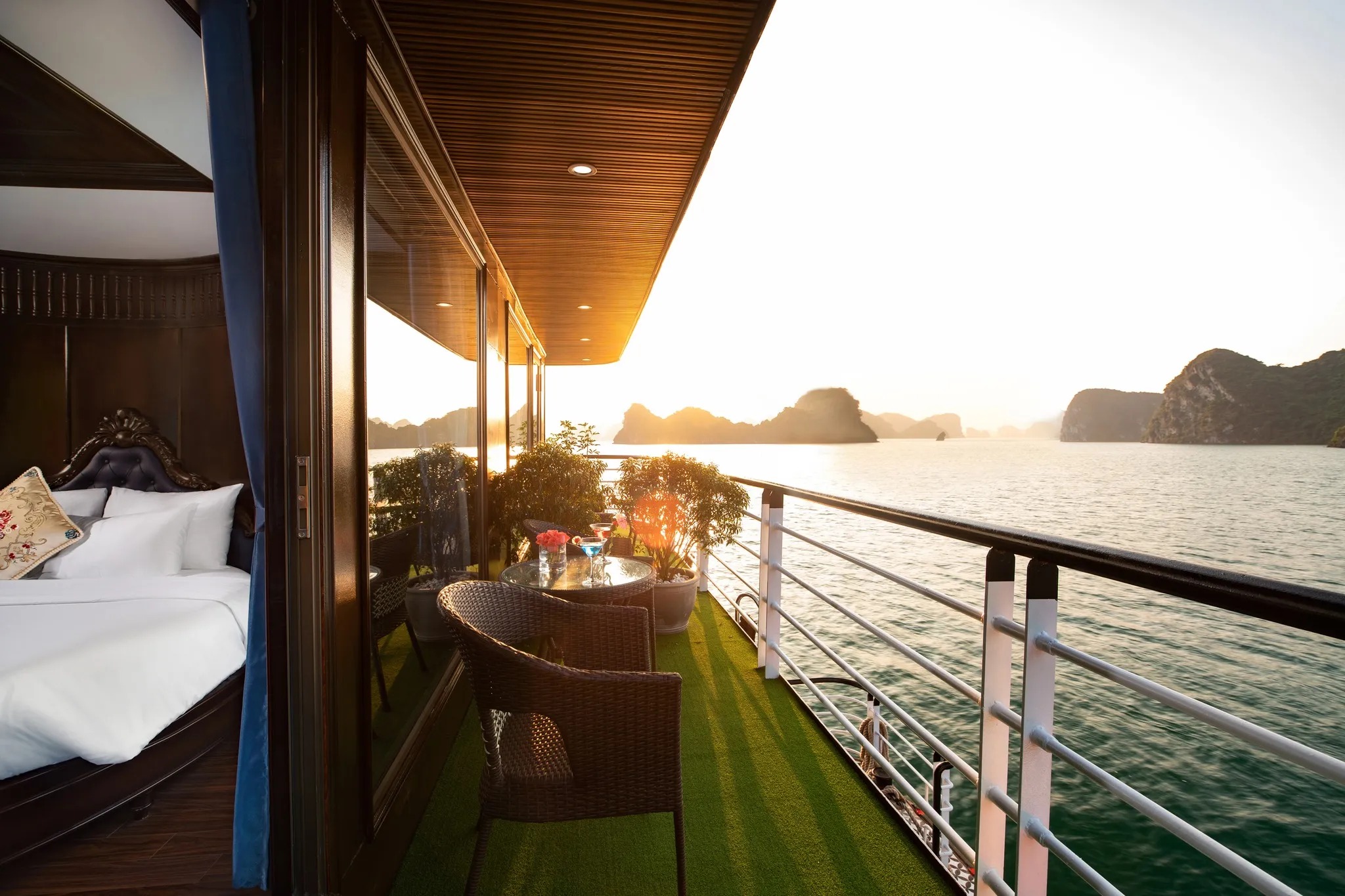 Hạng phòng Suite Junior có ban công ngắm nhìn view biển