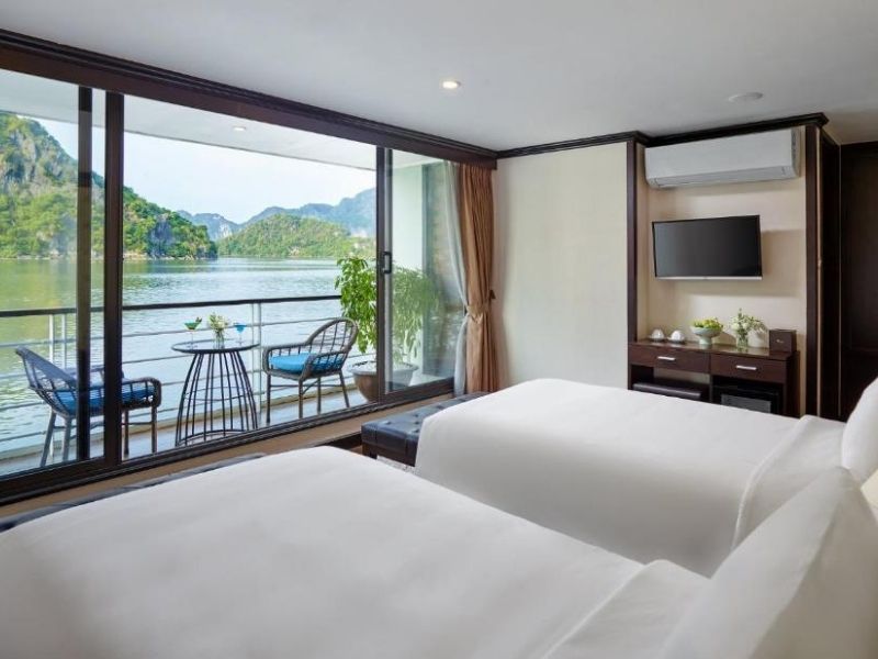 Ocean Suite Balcony - Hạng phòng tiêu chuẩn cao cấp với ban công riêng hướng biển