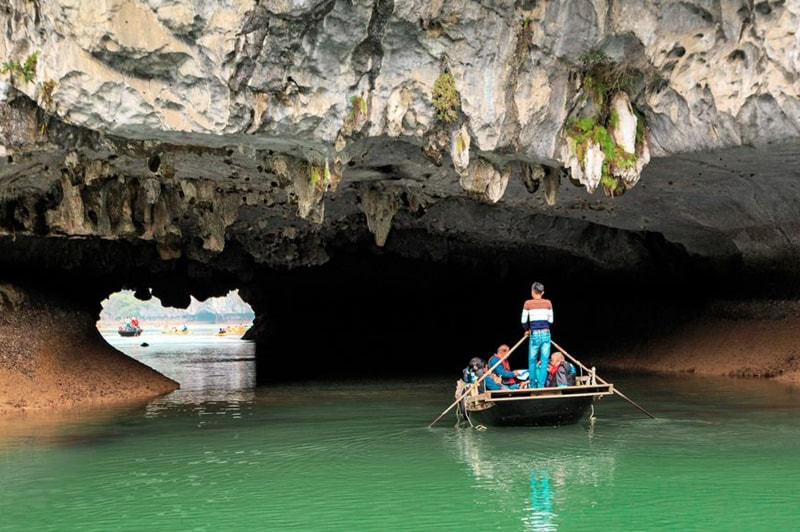 Hành trình 3N2Đ đưa du khách chinh phục vẻ đẹp của hang Sáng Tối