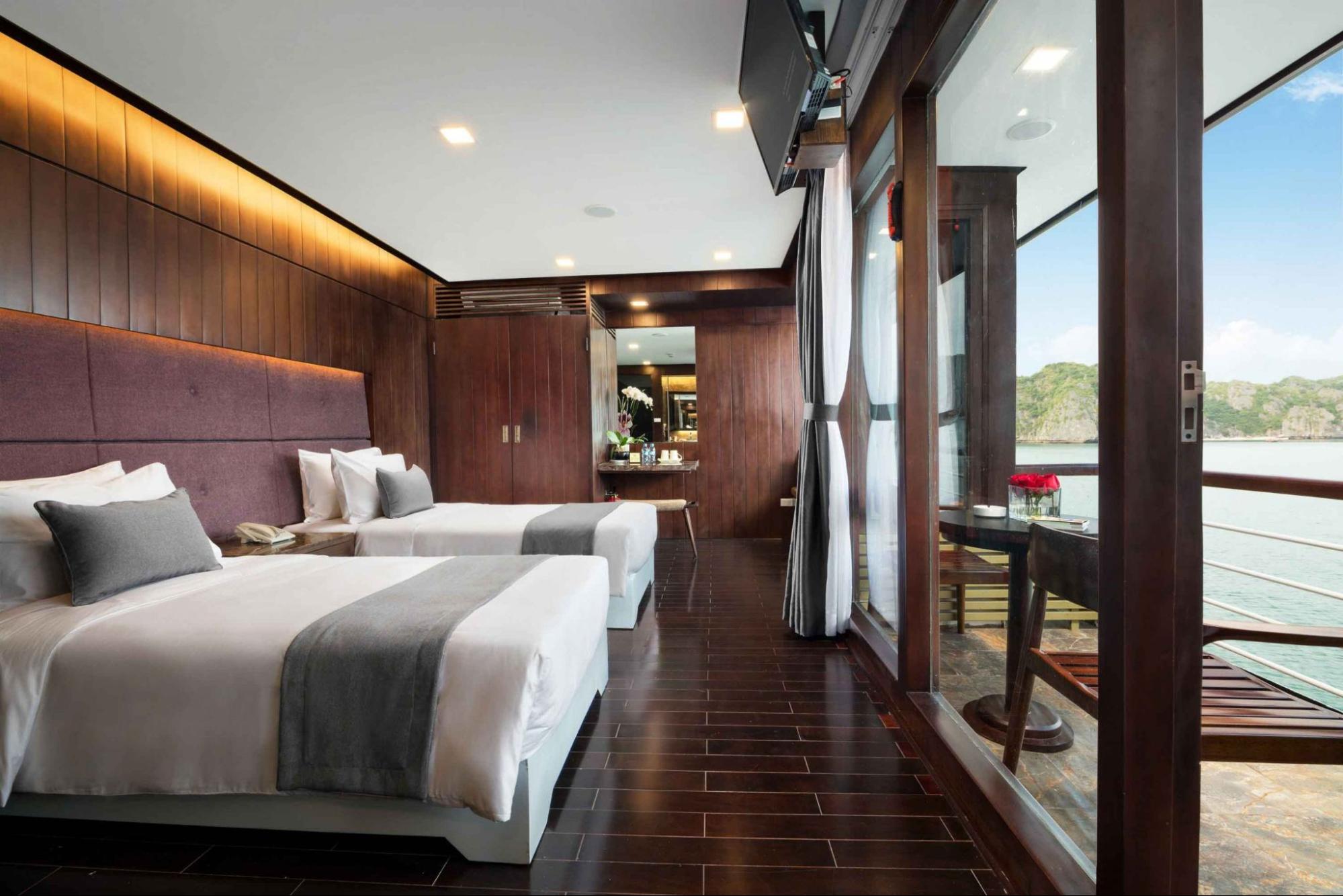 Premium Suite thiết kế sang trọng, sức chứa 2 người lớn
