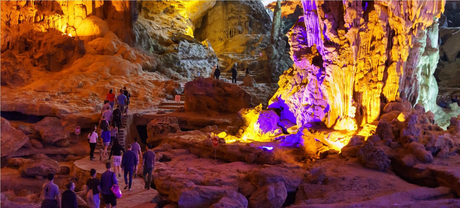 Hang Sửng Sốt là điểm dừng chân hấp dẫn trong tour 3N2Đ