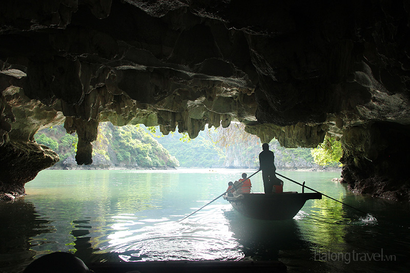 Tour 2N1Đ đưa du khách trải nghiệm vẻ đẹp của Hang Sáng Tối