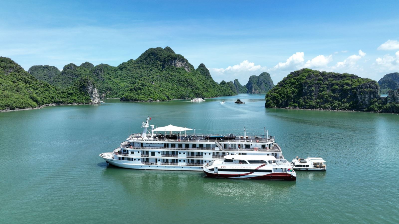 Paradise Grand đưa du khách khám phá vẻ đẹp của Vịnh Lan Hạ