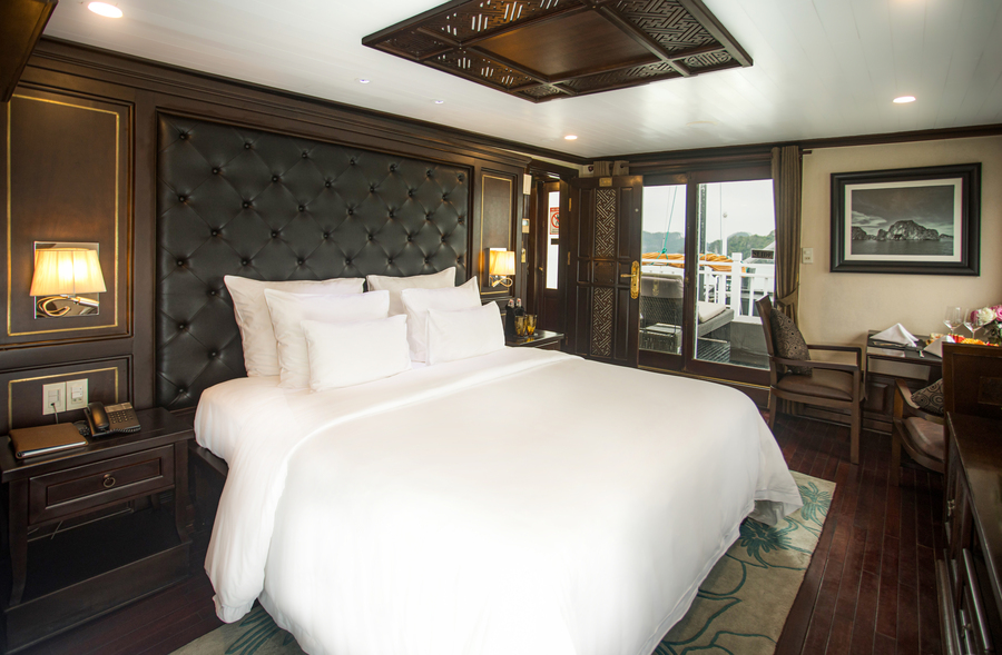 Superior Suite thiết kế tinh xảo, nội thất tiện nghi
