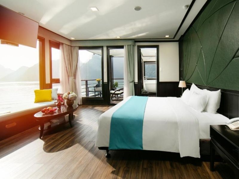 Du khách yêu thích Peony Cruises bởi sự kết hợp hài hòa giữa không gian nghỉ dưỡng sang trọng và hải trình khám phá yên bình tại Vịnh Lan Hạ