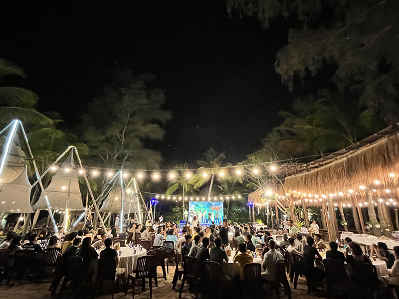 Hola Beach – Beach Club & Eco Glamping Resort
