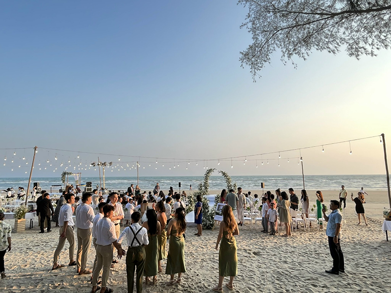 Hola Beach – Beach Club & Eco Glamping Resort