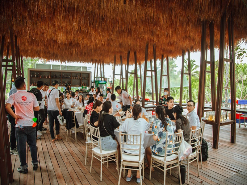 Hola Beach – Beach Club & Eco Glamping Resort