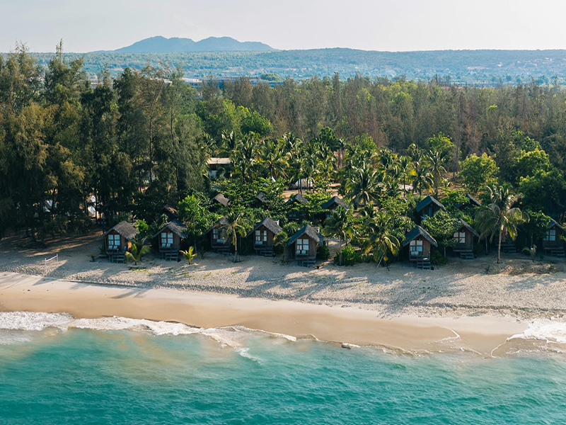 Hola Beach – Beach Club & Eco Glamping Resort