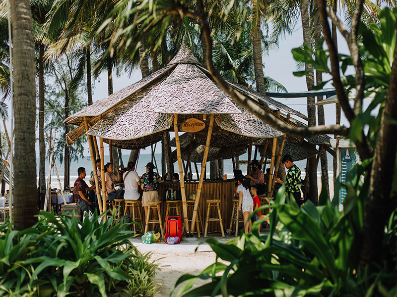 Hola Beach – Beach Club & Eco Glamping Resort