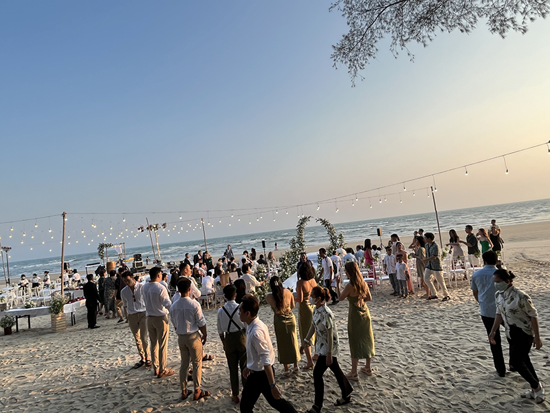 Hola Beach – Beach Club & Eco Glamping Resort