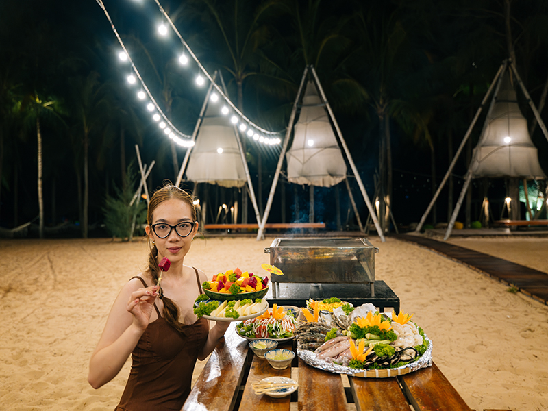 Hola Beach – Beach Club & Eco Glamping Resort