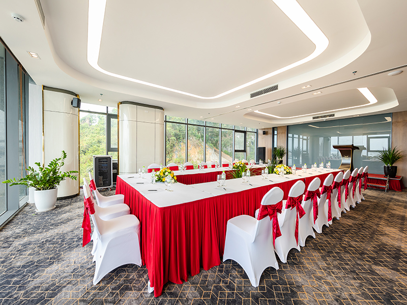 Khách Sạn Mường Thanh Grand Bãi Cháy