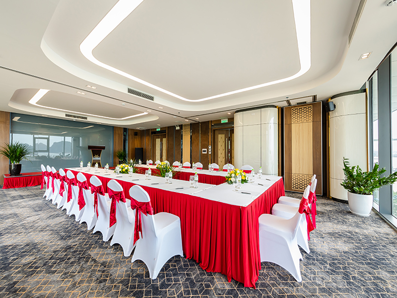Khách Sạn Mường Thanh Grand Bãi Cháy