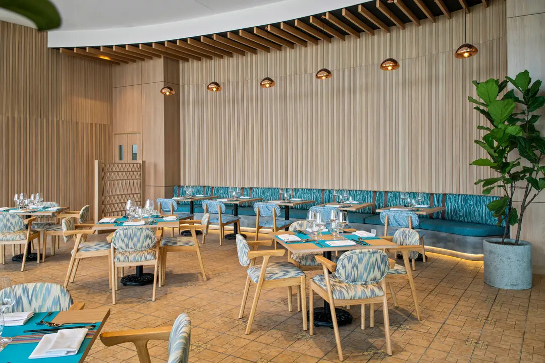 Nhà hàng Nook với buffet sáng đa dạng cùng thiết kế đại dương