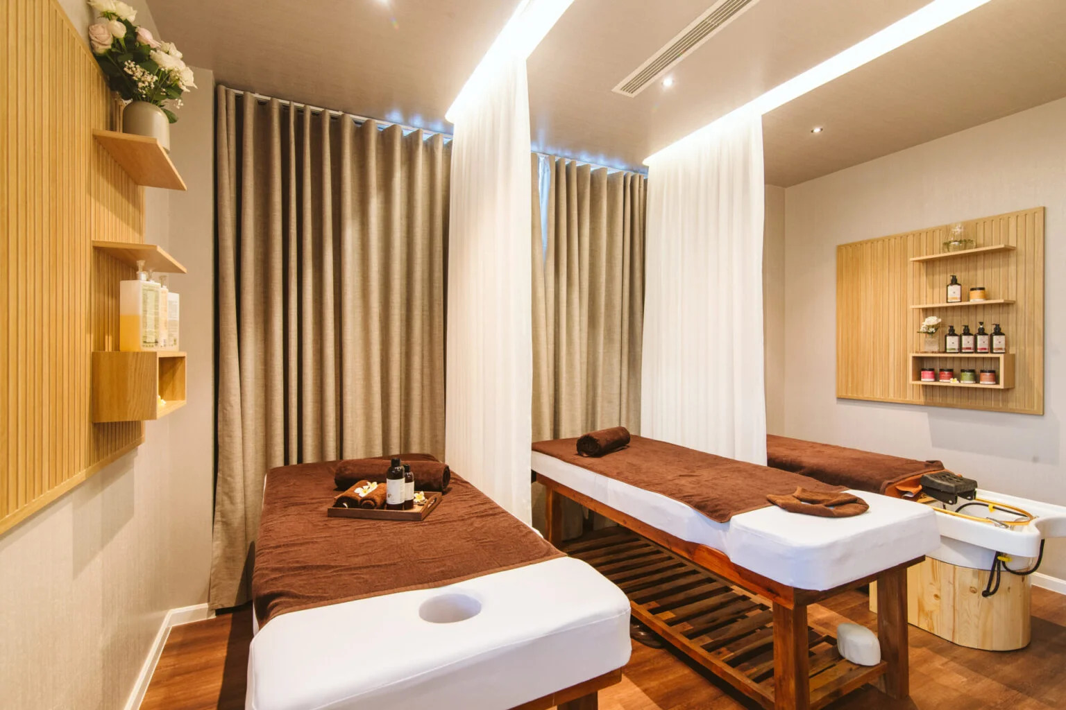Khu vực spa chuyên nghiệp và đầy đủ