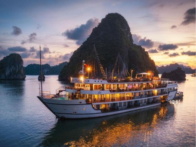 Du thuyền Alisa Premier nghỉ dưỡng đẳng cấp giữa di sản thiên nhiên