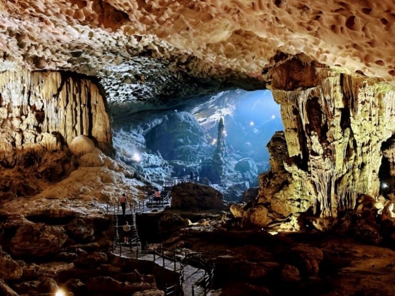 Cùng tham quan hang Sửng Sốt - Điều kỳ diệu của tạo hóa giữa di sản thiên nhiên thế giới.
