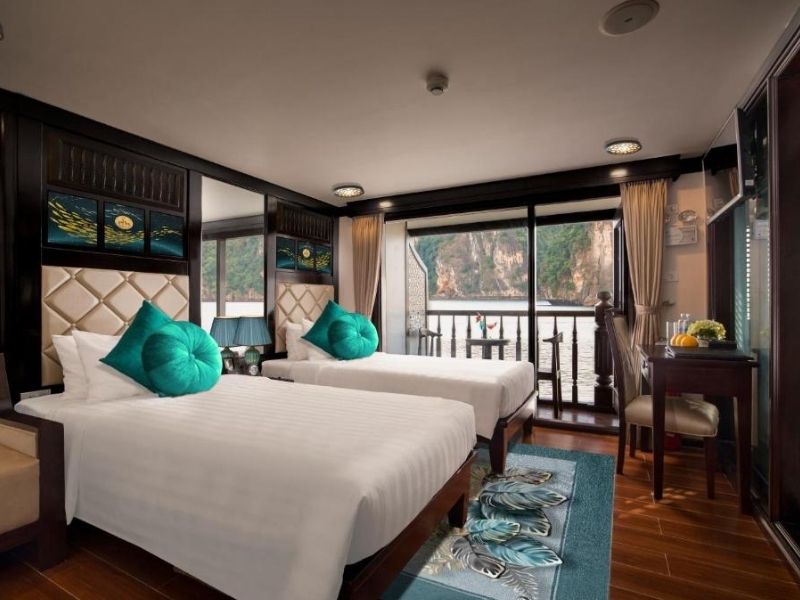 Du thuyền Alisa Premier sở hữu kiến trúc hiện đại với hệ thống phòng nghỉ rộng rãi
