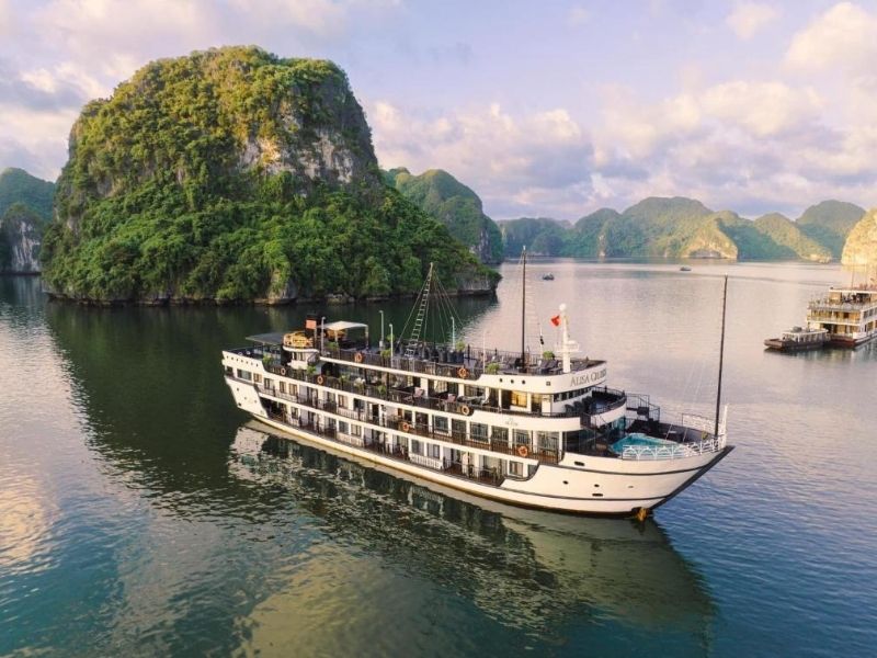 Du thuyền Alisa Premier nghỉ dưỡng đẳng cấp giữa di sản thiên nhiên