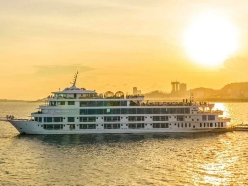 Đặt tour du thuyền Ambassador Hạ Long tại Lalago để nhận được nhiều ưu đãi