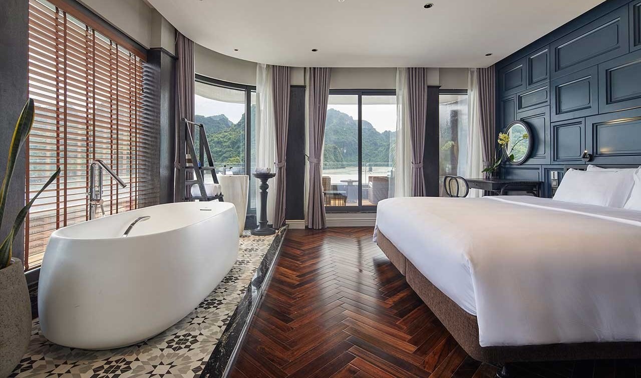 Du thuyền Elite of the Seas đúng chuẩn nghỉ dưỡng 6 sao sang trọng giữa Vịnh Hạ Long và Lan Hạ với mức giá hợp lý.