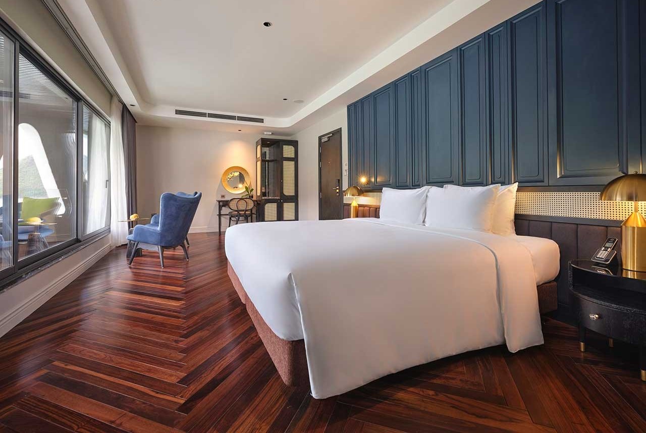 Du thuyền Elite of the Seas đúng chuẩn nghỉ dưỡng 6 sao sang trọng giữa Vịnh Hạ Long và Lan Hạ với mức giá hợp lý.